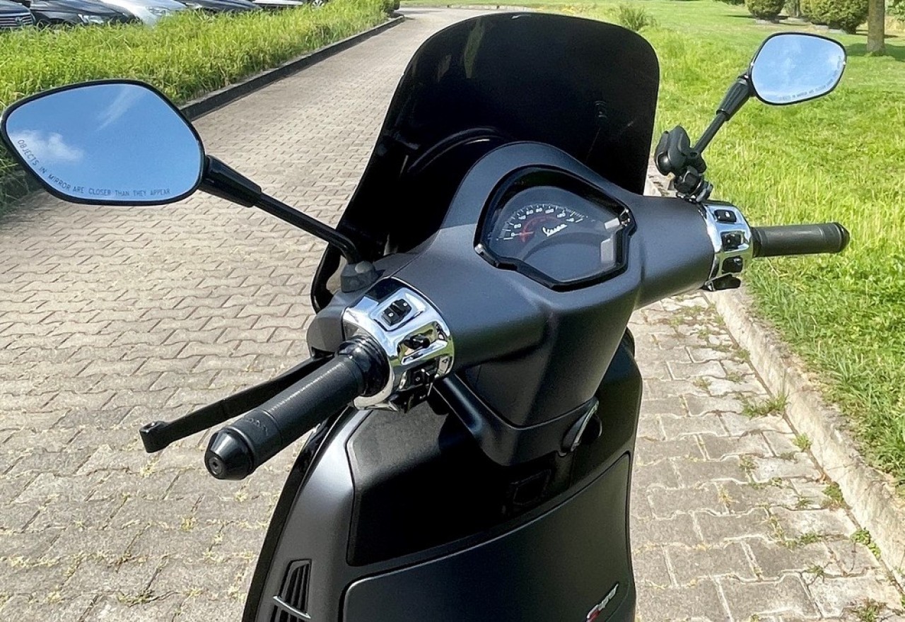Pare-brise ERMAX Piccolo H 300 mm pour Vespa GTS/GTS Super/GT L (-22), noir